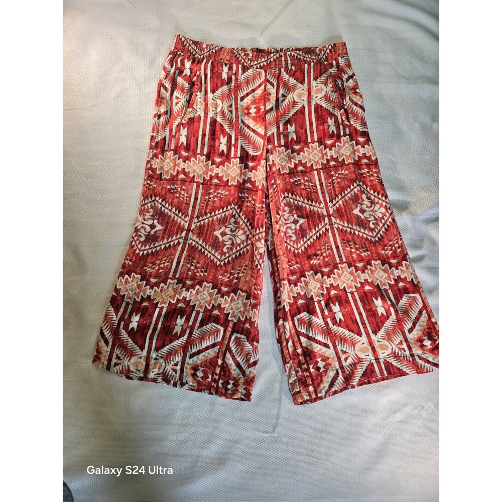 Cato Women’s Regular M Capri Pants Burnt Orange Aztec Geometric Print. Rayon